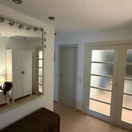 Beachfront With Sea Views, Pool, Parking شقة *
