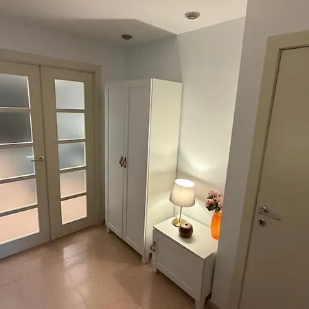 Beachfront With Sea Views, Pool, Parking إل كامبيلو