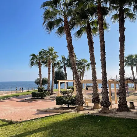 Appartement Beachfront With Sea Views, Pool, Parking *
