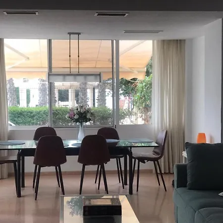 Beachfront With Sea Views, Pool, Parking شقة إل كامبيلو