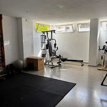 شقة Beachfront With Sea Views, Pool, Parking إل كامبيلو